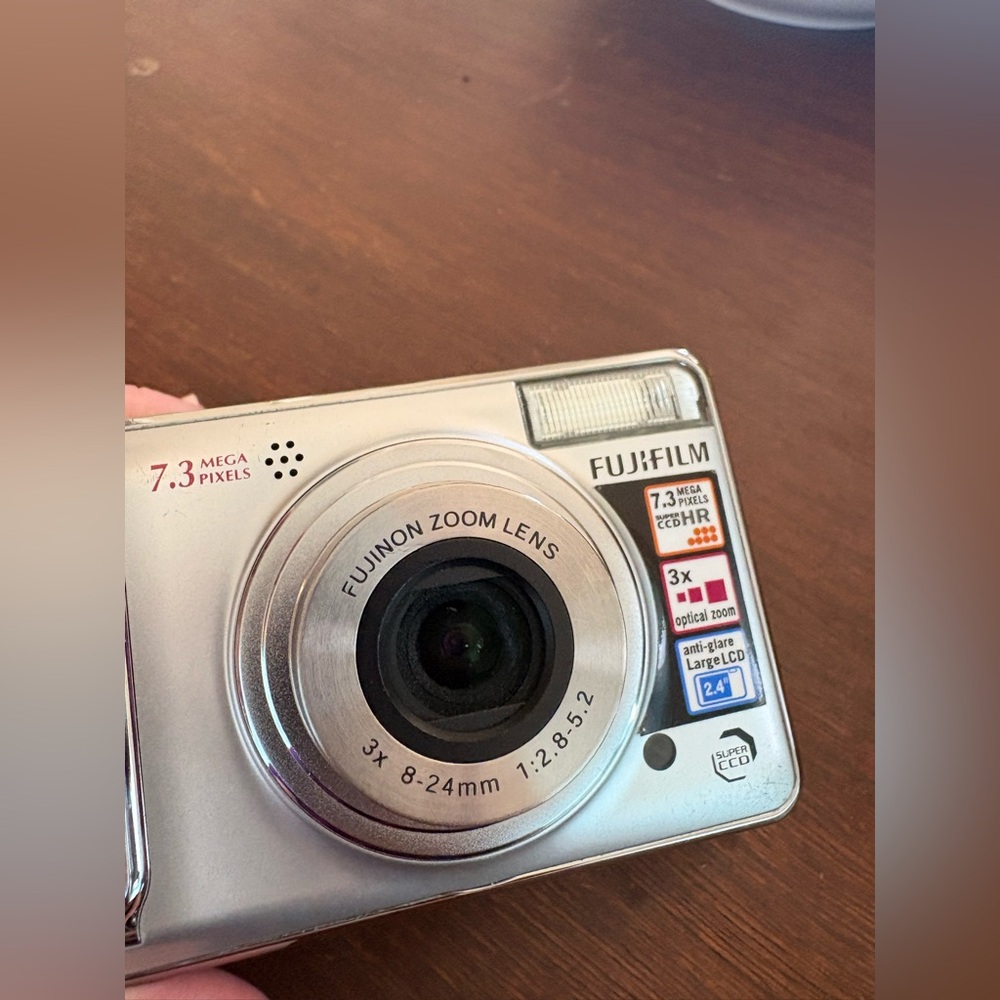 Fujifilm Finepix A700 Series 7.3MP Silver Compact Digital Camera w/ Wrist Strap - Picture 10 of 11